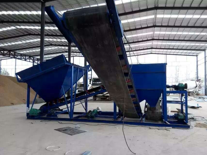  以上為統(tǒng)一重工輪式海沙淡化設備輸送機圖